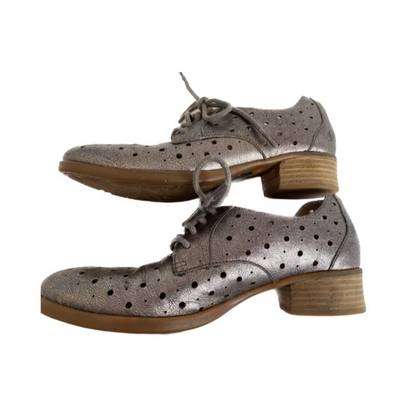 Born Dallyce Metallic Pewter Oxford - Picture 6 of 6